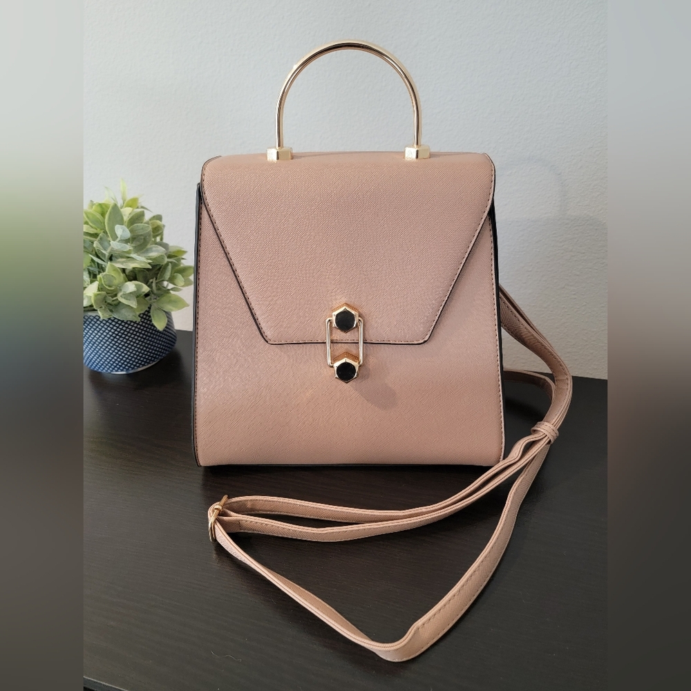 Elegant Tan Handbag